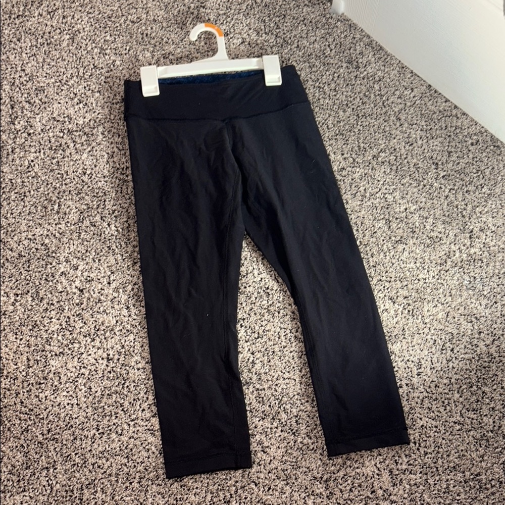 Black lululemon leggings